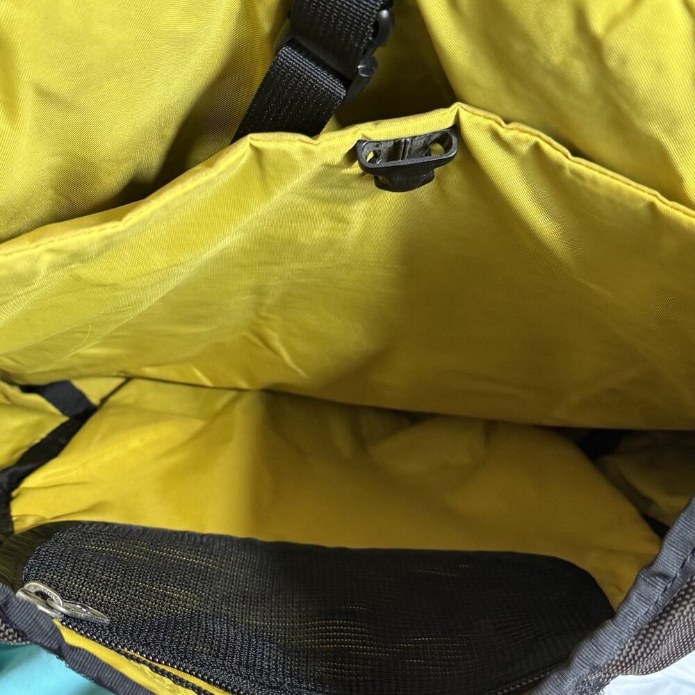 Vintage Patagonia Vertical Mass Crossbody Sling Bag Gray Travel Laptop Messenger - Picture 7 of 15